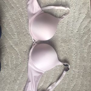 Victoria’s secret bombshell 32A